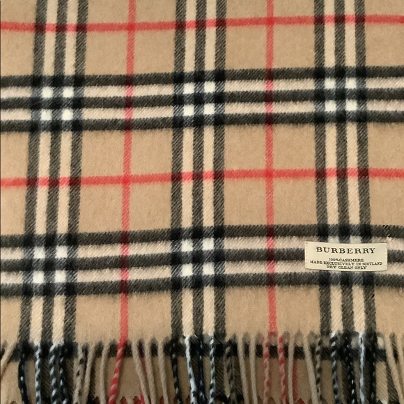 Beige Burberry scarf